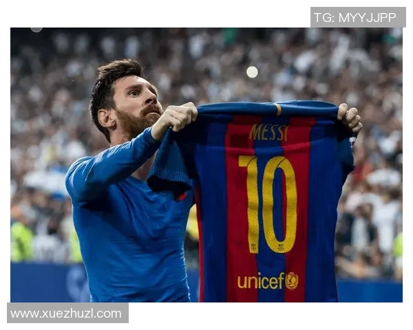 足球球星闭嘴手势引发热议 赛场内外的舆论风暴与文化解读